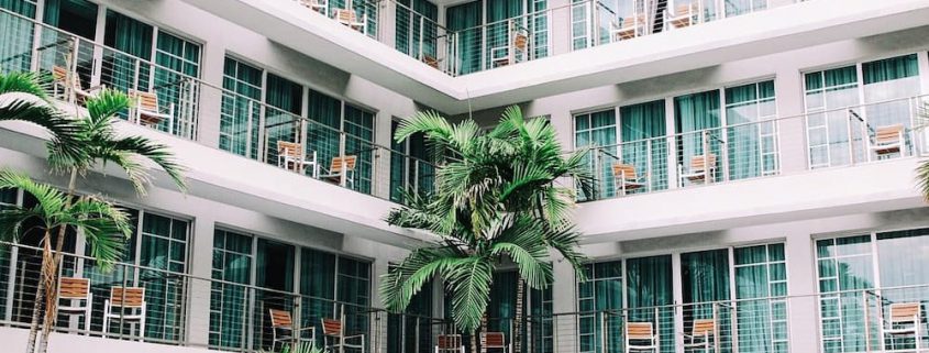 compraventa hotel IGIC Transmisión global del patrimonio empresarial